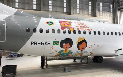 GOL cria arte especial e decora aeronave em homenagem ao “Maior São João do Mundo